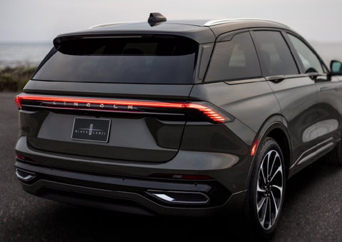 The rear of a 2024 Lincoln Black Label Nautilus® SUV displays full LED rear lighting. | Caruso Lincoln in Long Beach CA